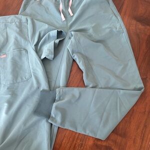 Seafoam Green Figs Scrub set size Large Tall